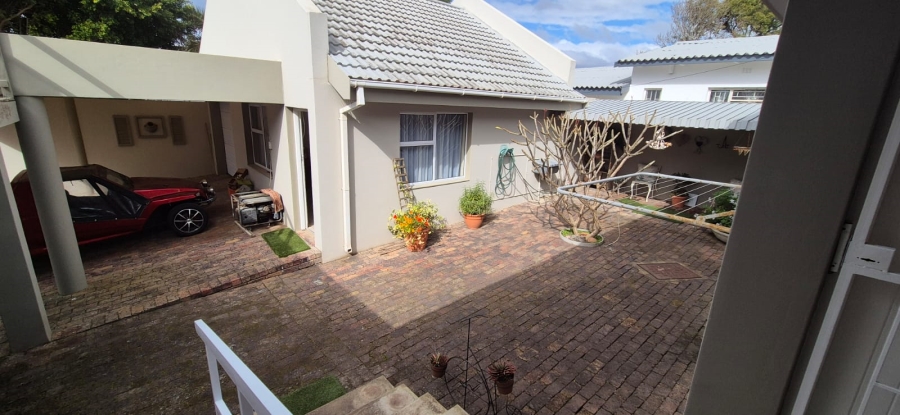 5 Bedroom Property for Sale in Hartenbos Central Western Cape